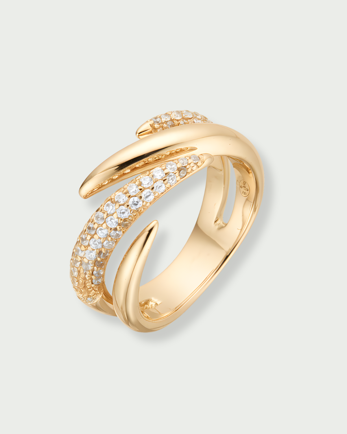 Bague Shape dorée en argent 925 plaqué or 18 carats, design épuré et contemporain avec finition lisse, bijou minimaliste et élégant qui sublime la main.