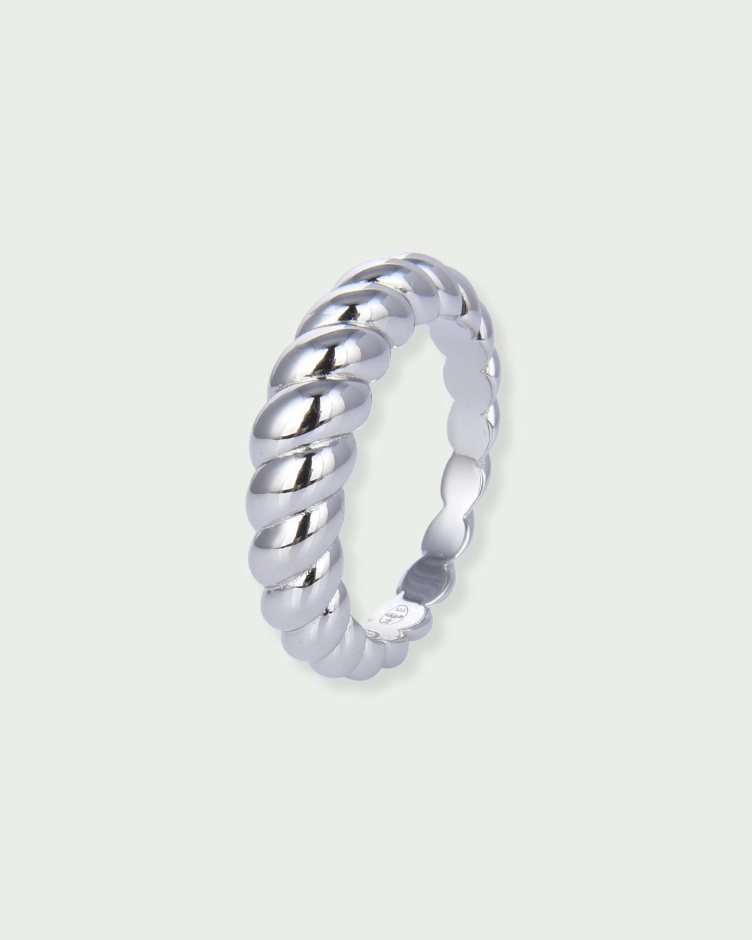 Bague « Boost Torsade » en argent 925 rhodié, anneau torsadé sophistiqué, brillance éclatante.
