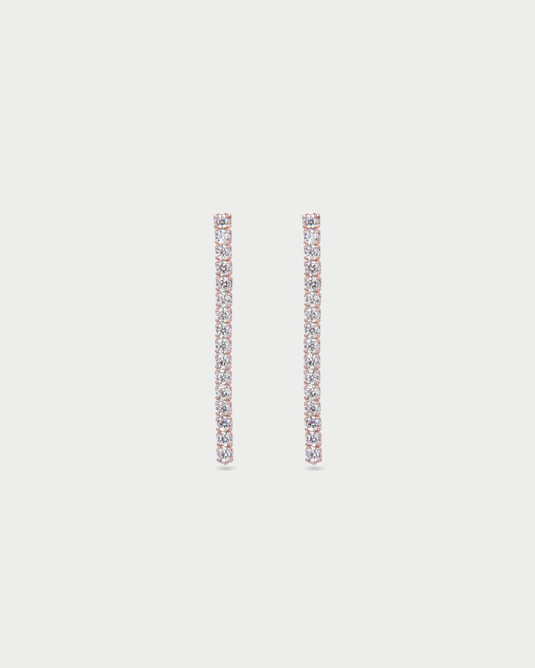 Boucles d’oreilles Rivière Intemporel couleur rose en argent 925 doré à l’or 18 carats, longues lignes alignées de zirconiums scintillants formant un design rivière élégant et lumineux, bijou raffiné pour sublimer le visage à chaque mouvement.