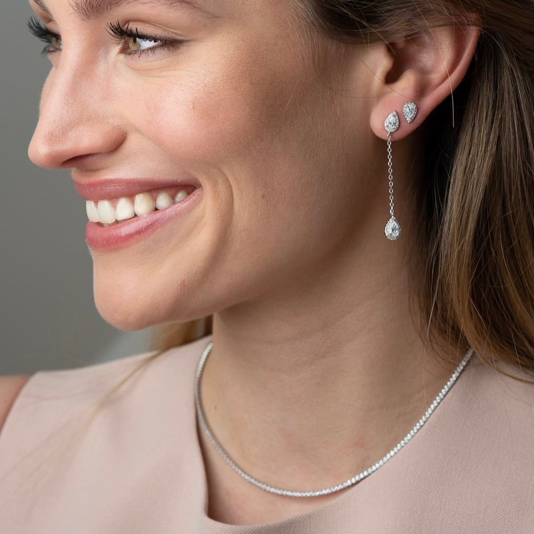 Choker Tennis Intemporel doré en argent 925 rhodié à l’or 18 carats avec une rangée de zirconiums scintillants, collier ras‑du‑cou élégant et lumineux au design minimaliste pour sublimer le port de tête.