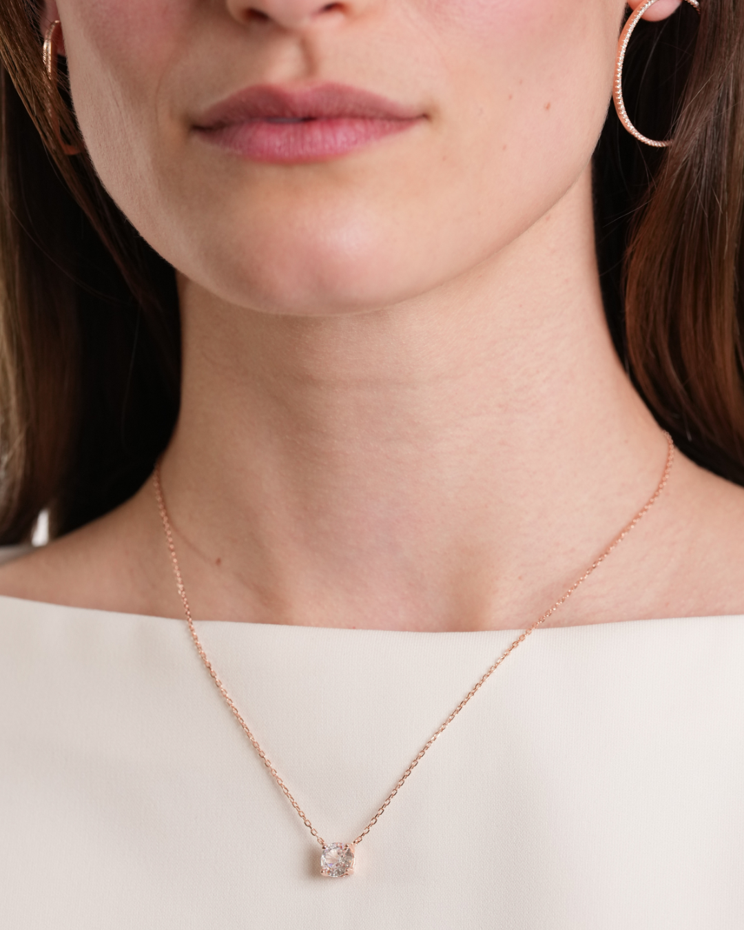 Collier « Chaîne Intemporel XL » en argent 925 doré à l’or rose 18 carats, chaîne élégante agrémentée d’un pendentif discret en zirconium taille ronde, finition polie brillante.
