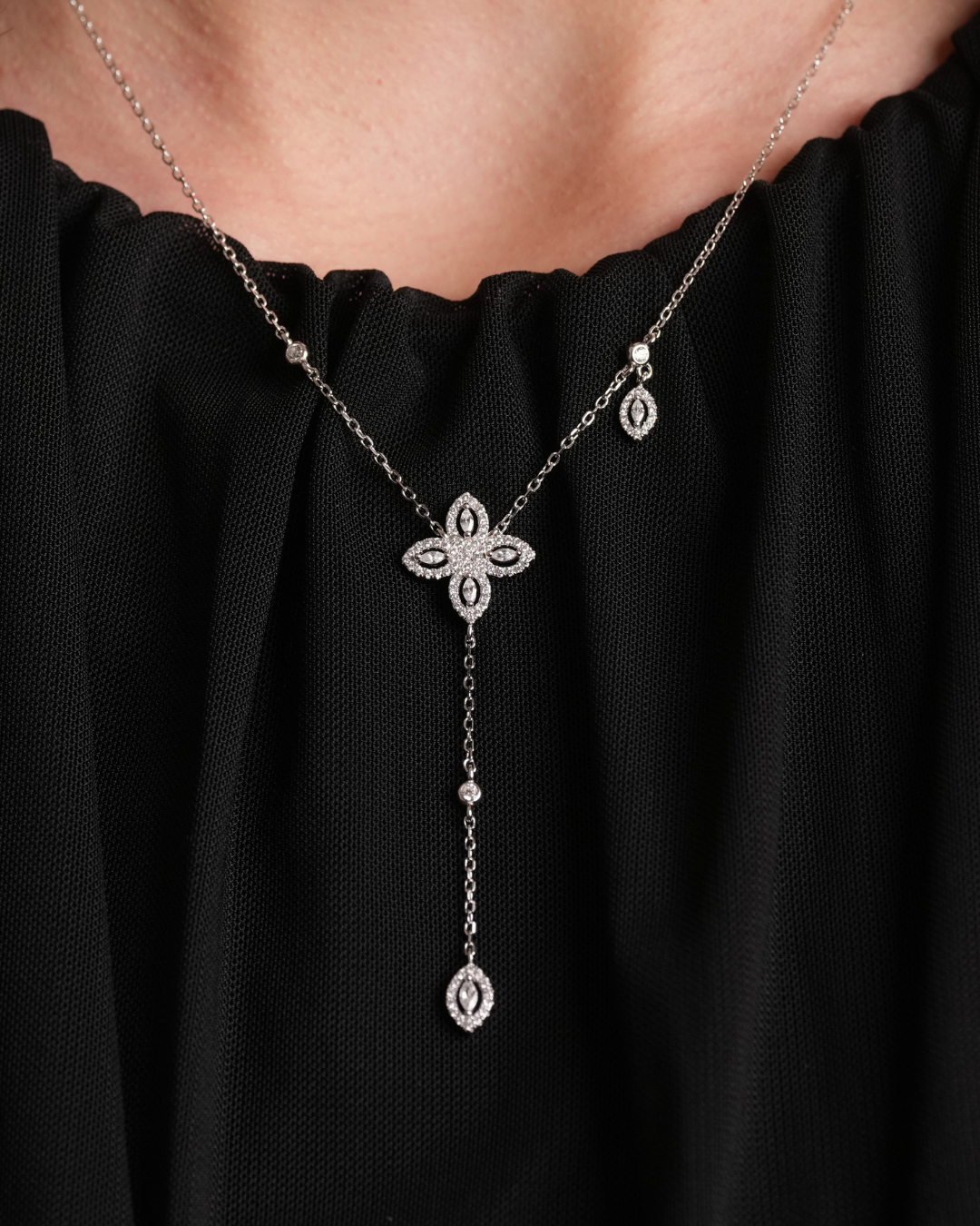 Collier Fleur Éternelle - BLANC