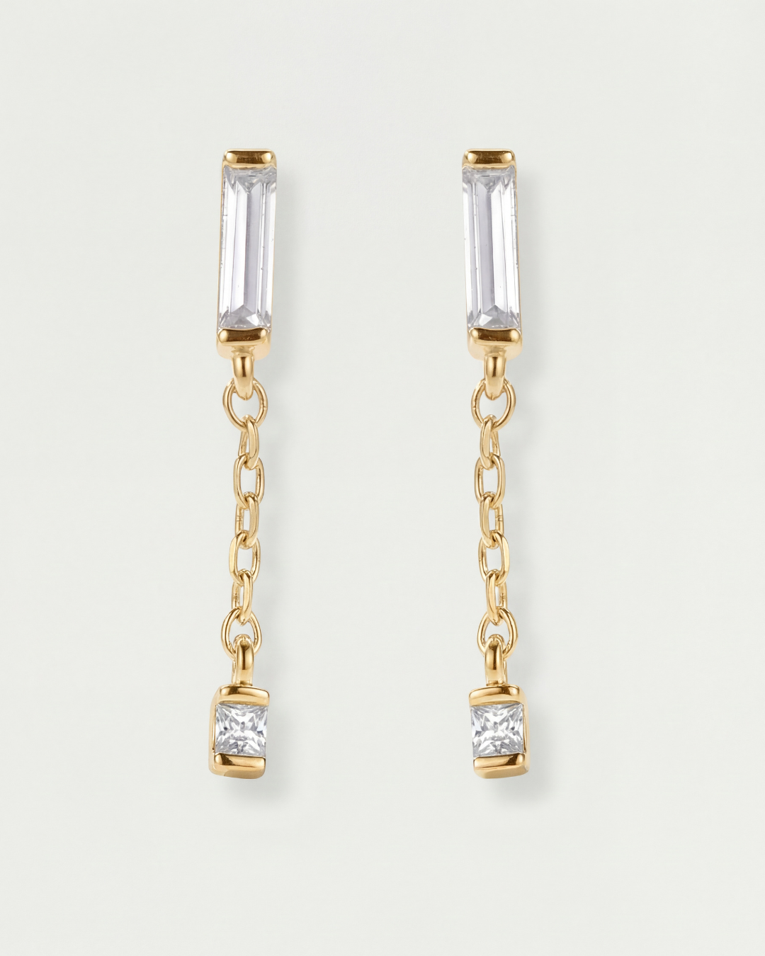 Boucles en argent 925 doré à l'or 18 carats avec zircon baguette, chaîne fine et pierre carrée pendante.