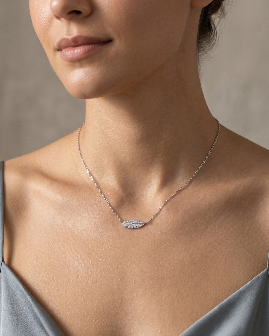 Collier plume - BLANC
