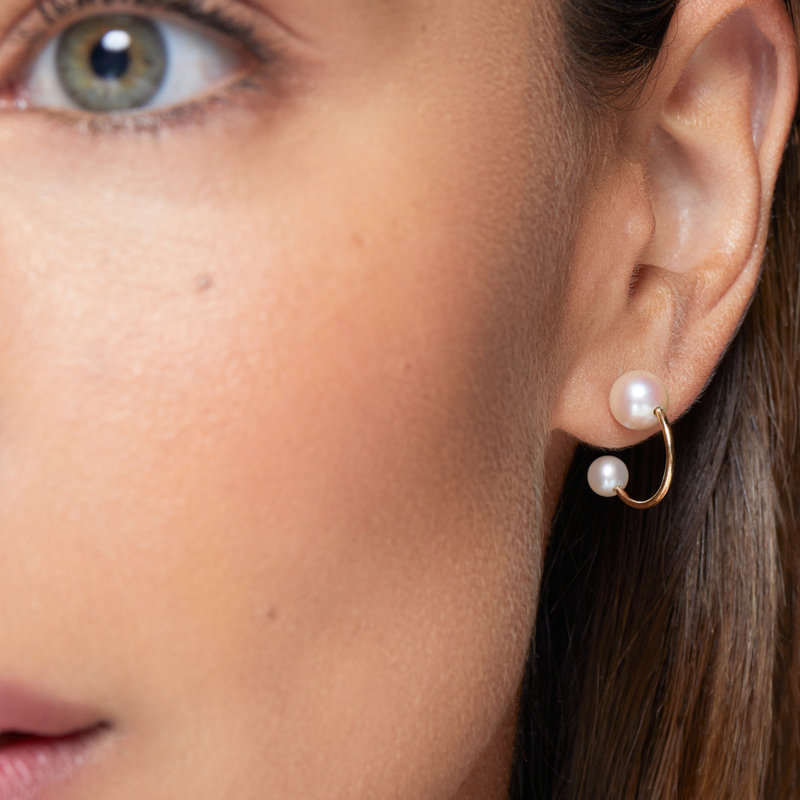 Asymmetrical pearl earrings - GOLDEN
