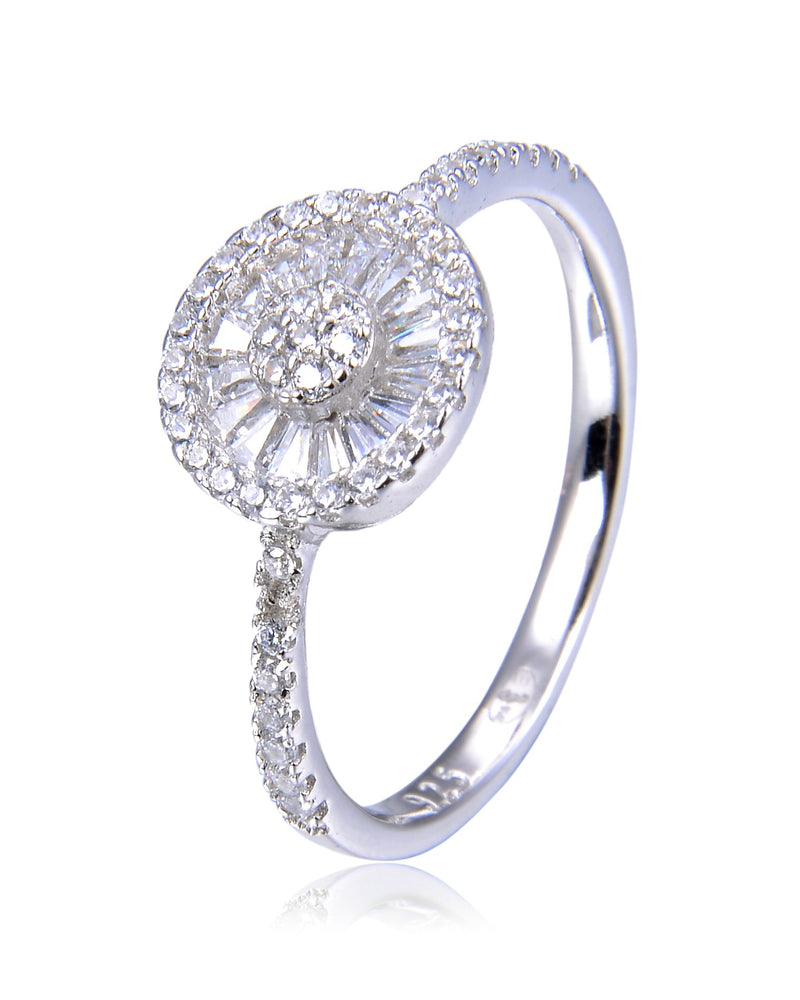 Bague circulaire « Infini Rond » en argent 925 rhodié, bordure sertie de zirconiums baguette scintillants, finition lisse et raffinée.