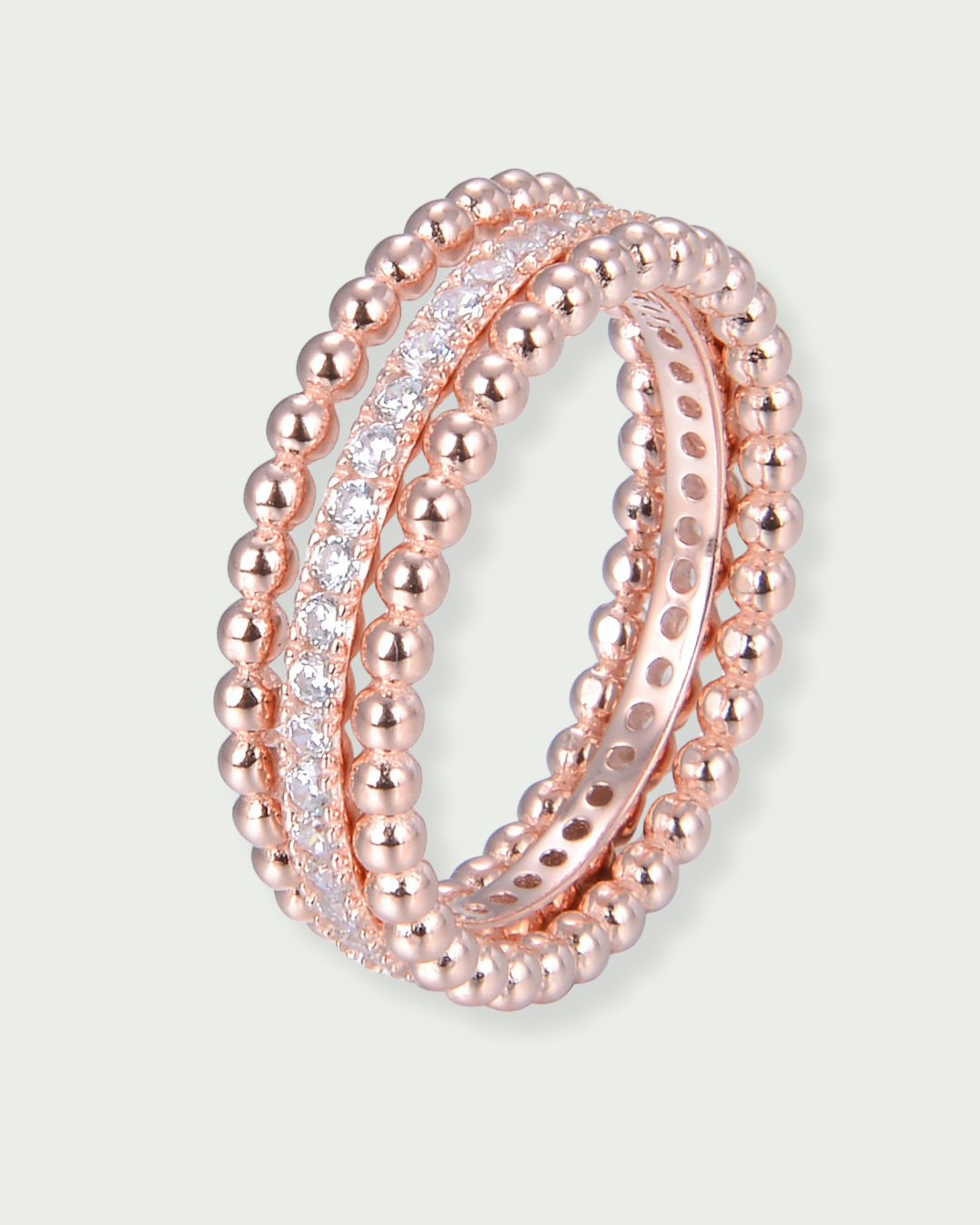 Bague « Trois Rangs Intemporel » en argent 925 doré à l'or 18 carats, design composé de trois anneaux parallèles 2 à boules lisses et 1 serti finition polie brillante.