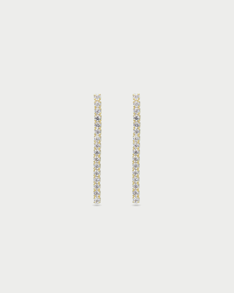 Boucles d’oreilles Rivière Intemporel dorées en argent 925 rhodié à l’or 18 carats avec une rangée de zirconiums ronds scintillants alignés, design long et élégant pour une allure sophistiquée et lumineuse.