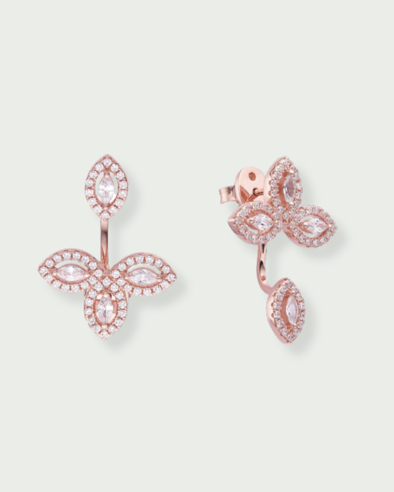 Boucles d’oreilles « Asymétriques Fleur de Vie » en argent 925 doré à l’or rose 18 carats, motifs floraux sertis de zirconiums marquise, design unique et tendance.