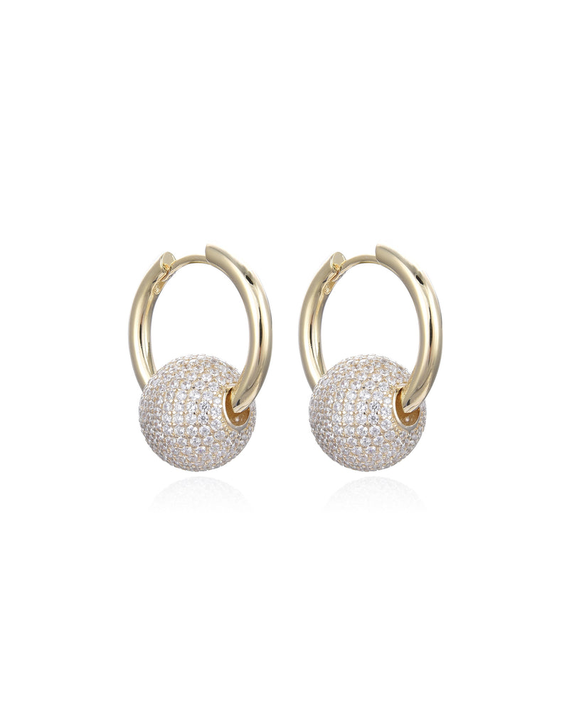 Boucles d’oreilles « Atlas » en argent 925 doré à l’or fin 18 carats, créoles modernes au design minimaliste et géométrique (diamètre ≈ 13 mm, longueur ≈ 20 mm), finition polie brillante.