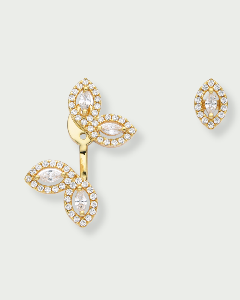 Boucles d’oreilles « Mini Asymétriques Fleur de Vie » en argent 925 doré à l’or jaune 18 carats, design asymétrique avec motif florai « Fleur de Vie » orné de zirconiums taille marquise et ronde, finition polie brillante.