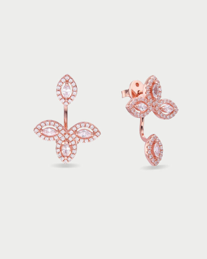 Boucles d’oreilles « Asymétriques Fleur de Vie » en argent 925 doré à l’or rose 18 carats, motifs floraux sertis de zirconiums marquise, design unique et tendance.