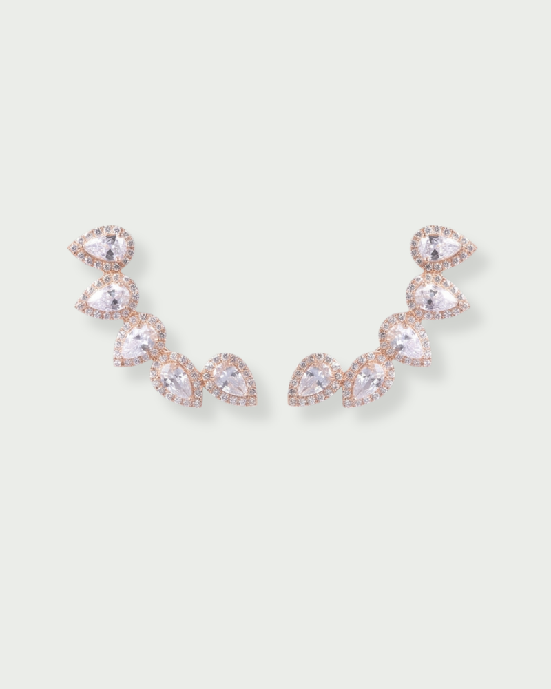 Boucles d’oreilles Cinq Poires Gala rose GENA Jewelry en argent 925 doré à l’or rose, ornées de cinq zircons taille poire entourés d’un pavage lumineux.