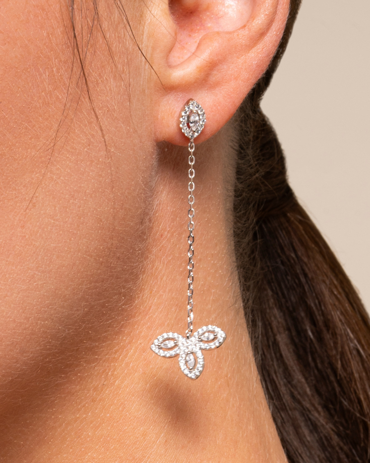 Boucles d’oreilles « Doubles Pendantes Fleur de Vie » en argent 925 rhodié, design pendulaire avec deux motifs « Fleur de Vie » ornés de zirconiums taille marquise et ronde, finition polie brillante.