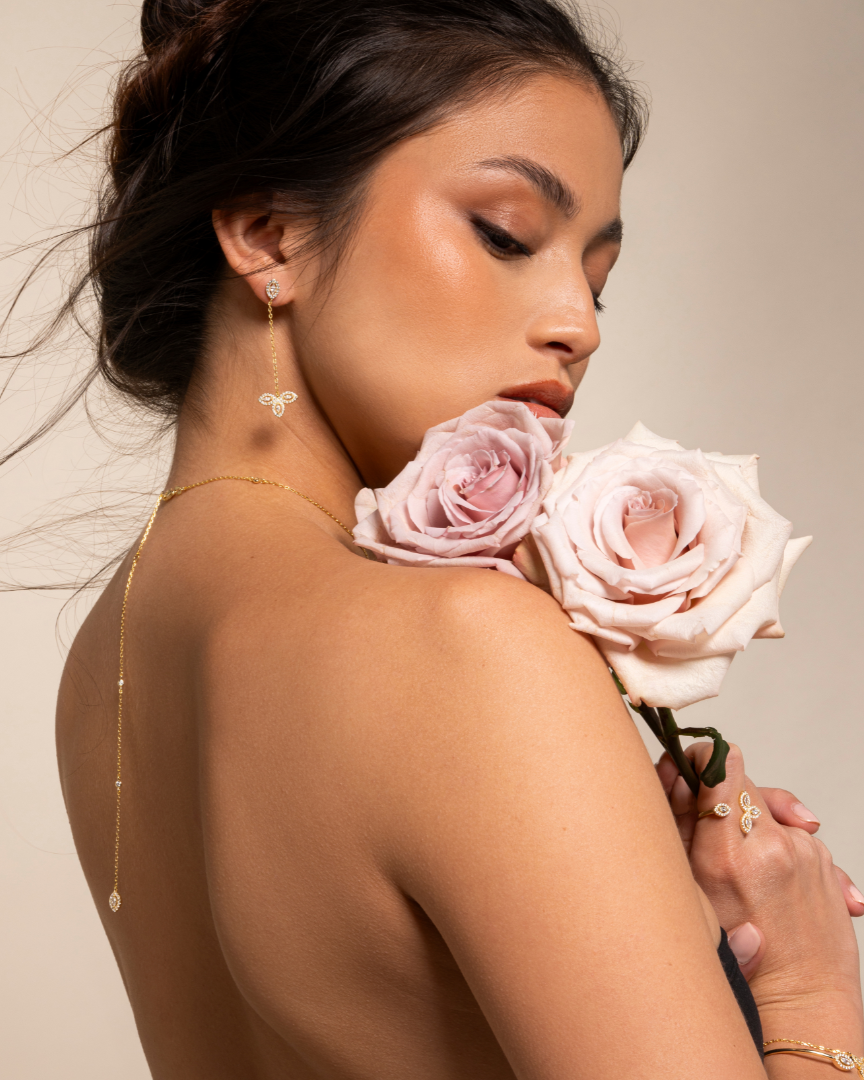 Boucles d’oreilles « Doubles Pendantes Fleur de Vie » en argent 925 rhodié, design pendulaire avec deux motifs « Fleur de Vie » ornés de zirconiums taille marquise et ronde, finition polie brillante.