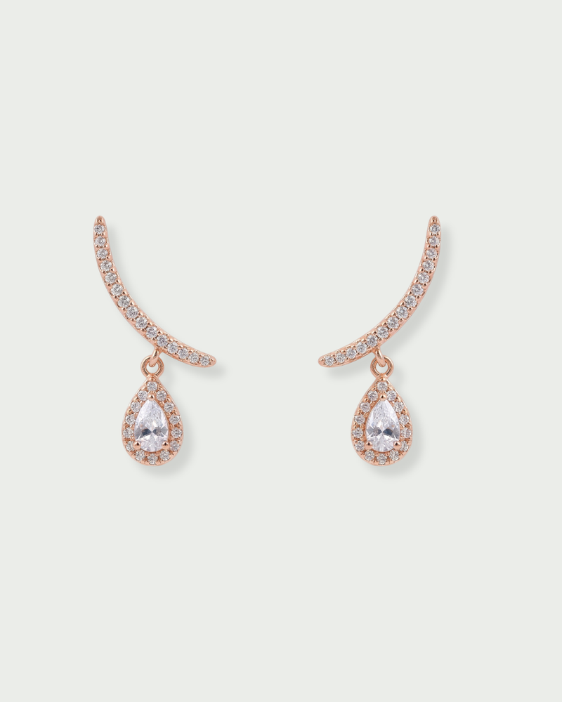Boucles d’oreilles Strong Gala – Rose en argent 925 doré à l’or rose 18 carats, design structuré délicatement serti, finition lumineuse résistante à l’oxydation, fermoir sécurisé, éclat doux et élégant.