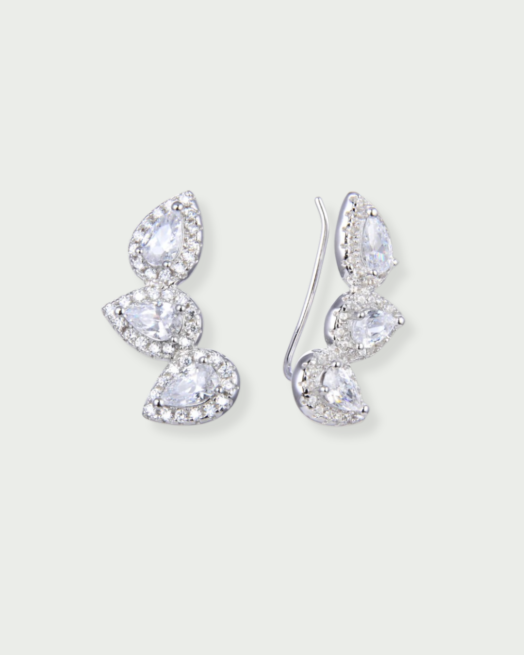 Boucles d’oreilles Trois Poires Gala en argent 925 rhodié, trois pierres en forme de poire en zirconium, finition polie brillante, conçues pour un éclat subtil au quotidien