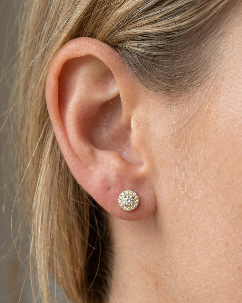 Puces rondes pavées – Argent 925 doré à l'or 18 carats & Zirconium - Porté