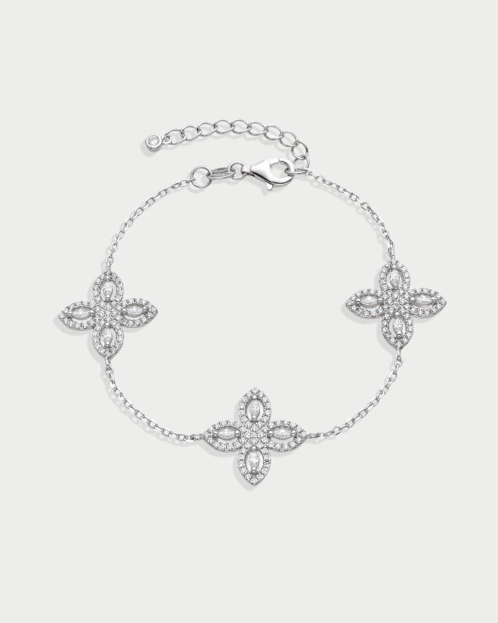 Bracelet Fleur Éternelle en argent 925 rhodié avec motif floral pavé de zirconium blanc sur chaîne fine, bijou élégance quotidienne.