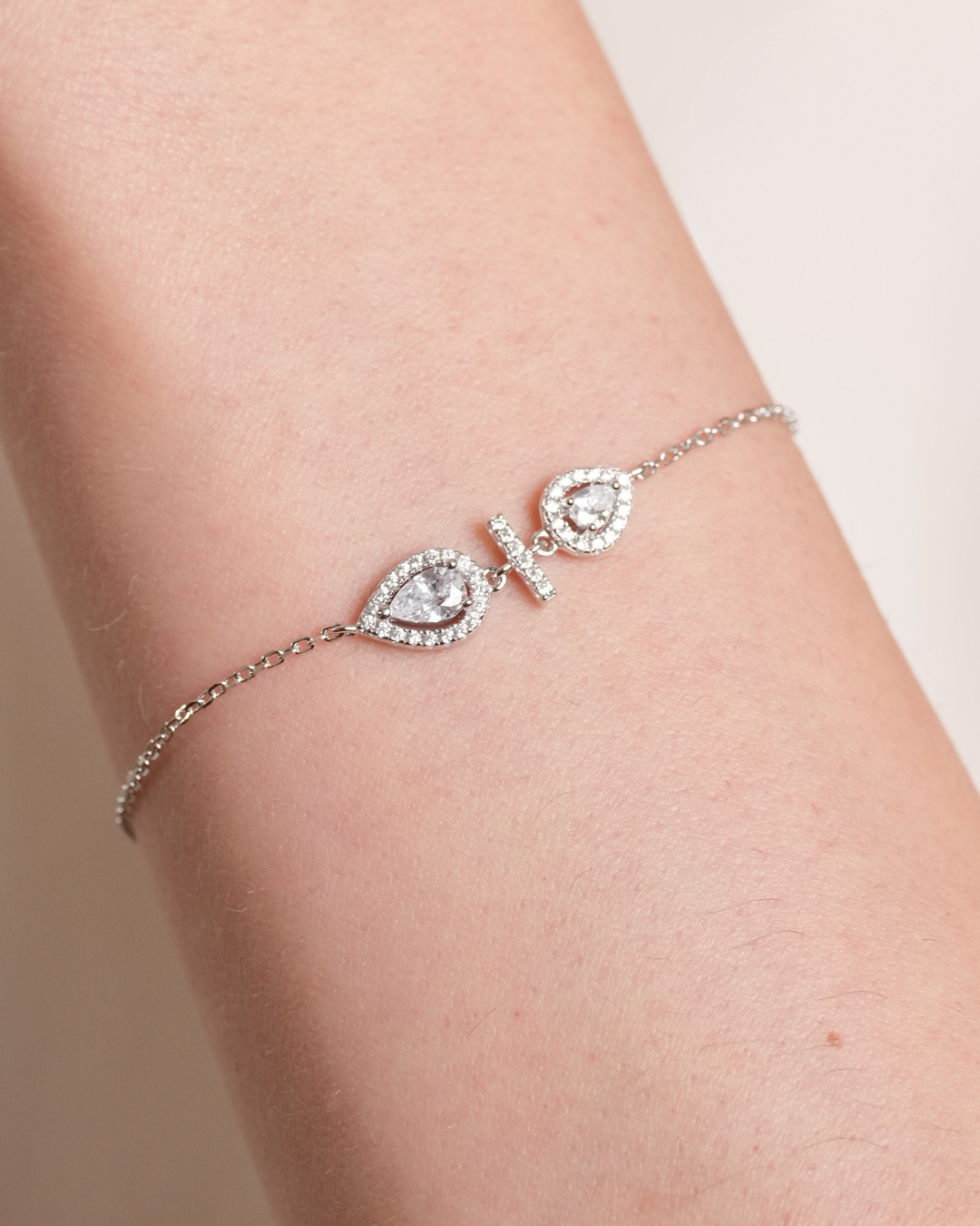 Opposite Infinity Pear Bracelet - WHITE