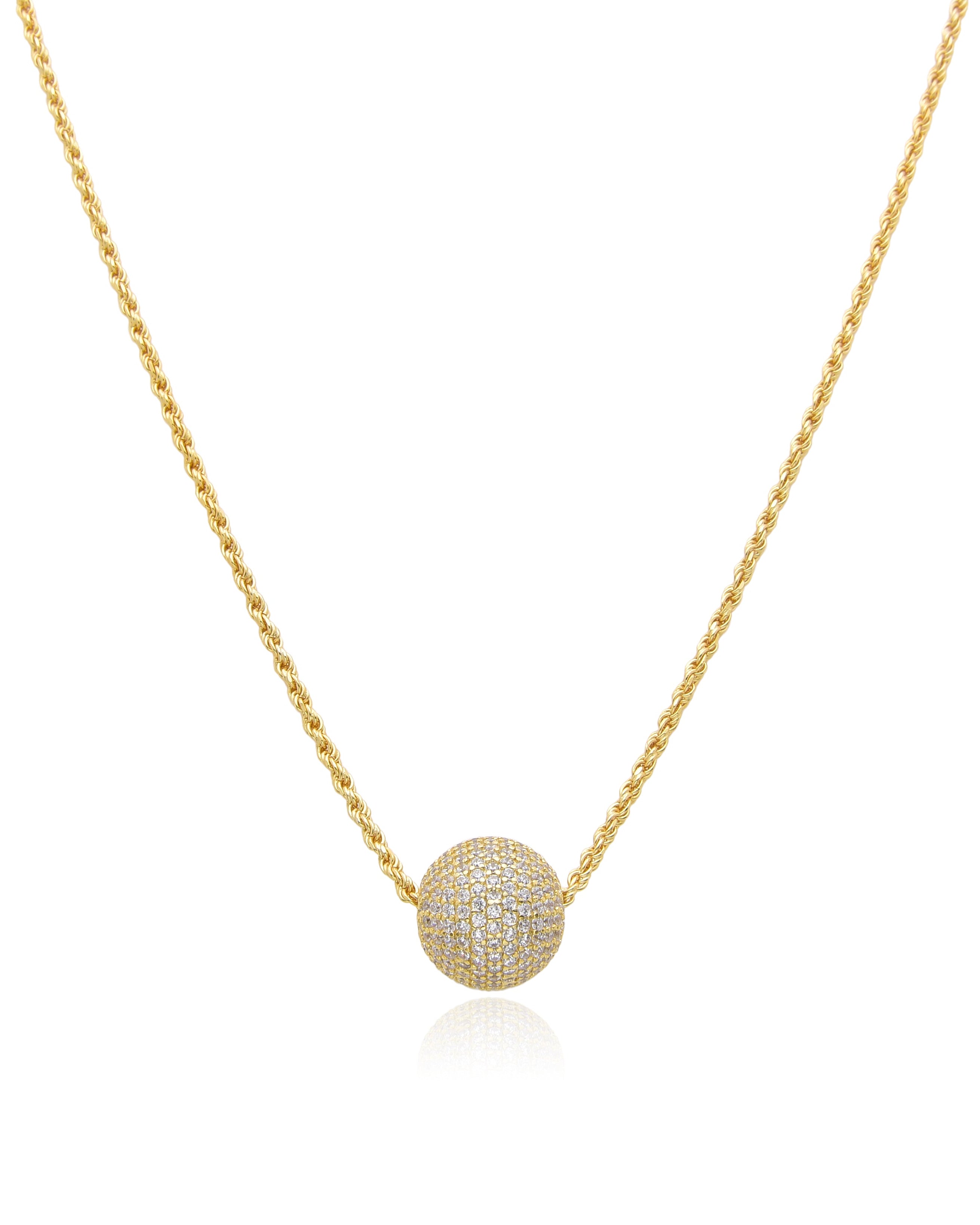 Collier « Atlas » en argent 925 doré à l'or 18 carats jaune, pendentif composé d’une boule pavée de zirconiums blancs, chaine torsadée.