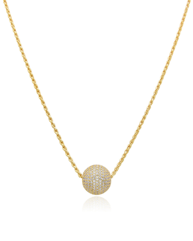 Collier « Atlas » en argent 925 doré à l'or 18 carats jaune, pendentif composé d’une boule pavée de zirconiums blancs, chaine torsadée.