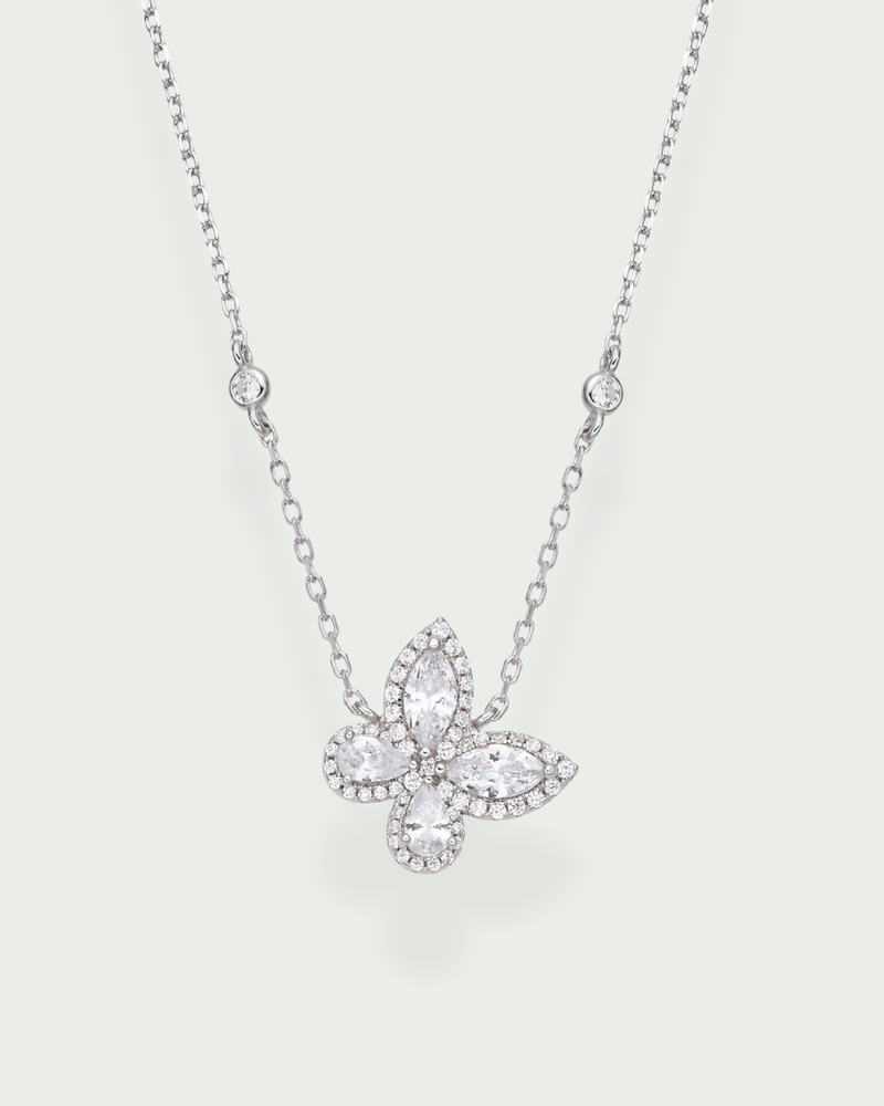 Collier Papillon blanc en argent 925 rhodié & zirconiums - fond blanc