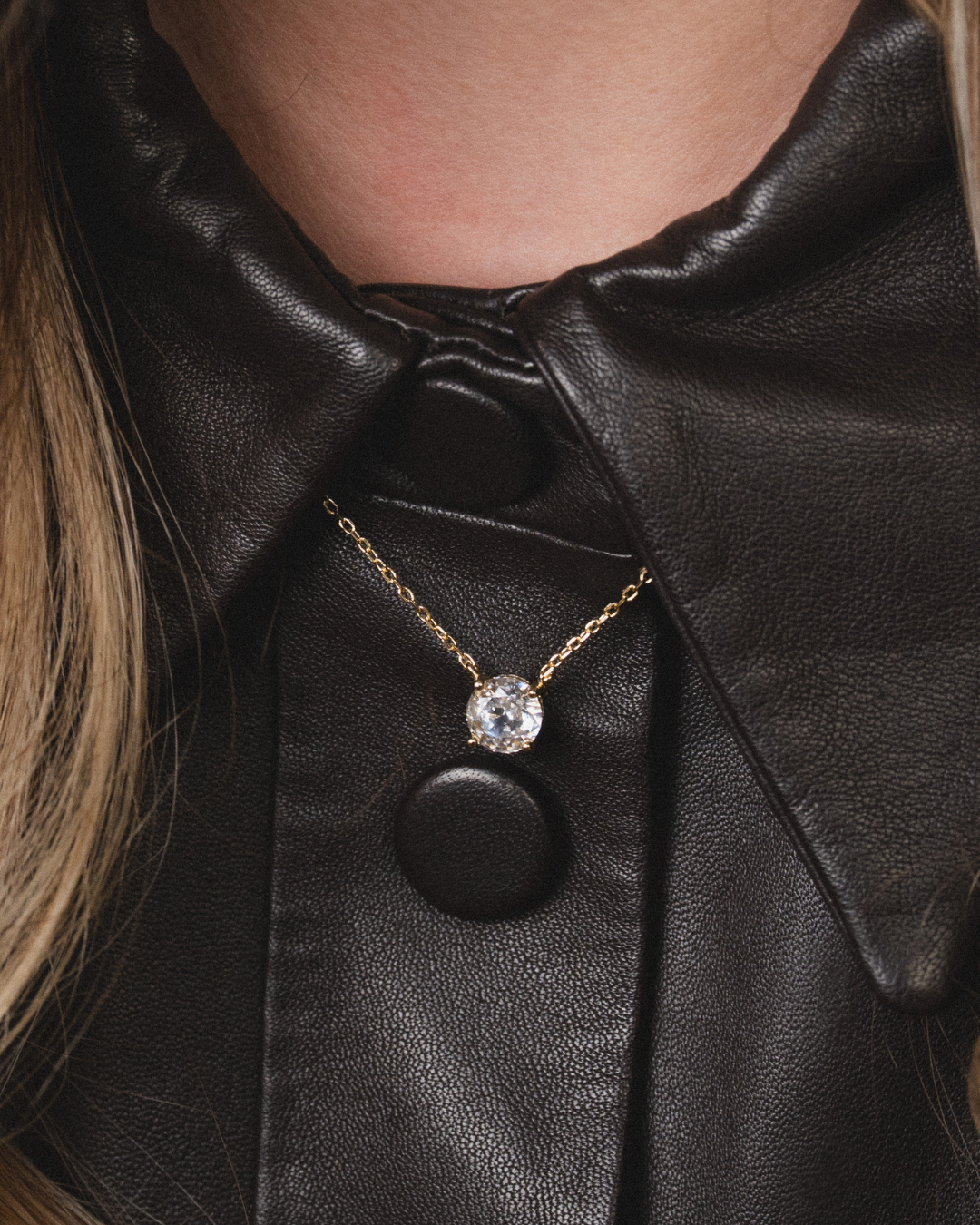 Collier « Chaîne Intemporel XL » en argent 925 doré à l’or rose 18 carats, chaîne élégante agrémentée d’un pendentif discret en zirconium taille ronde, finition polie brillante.