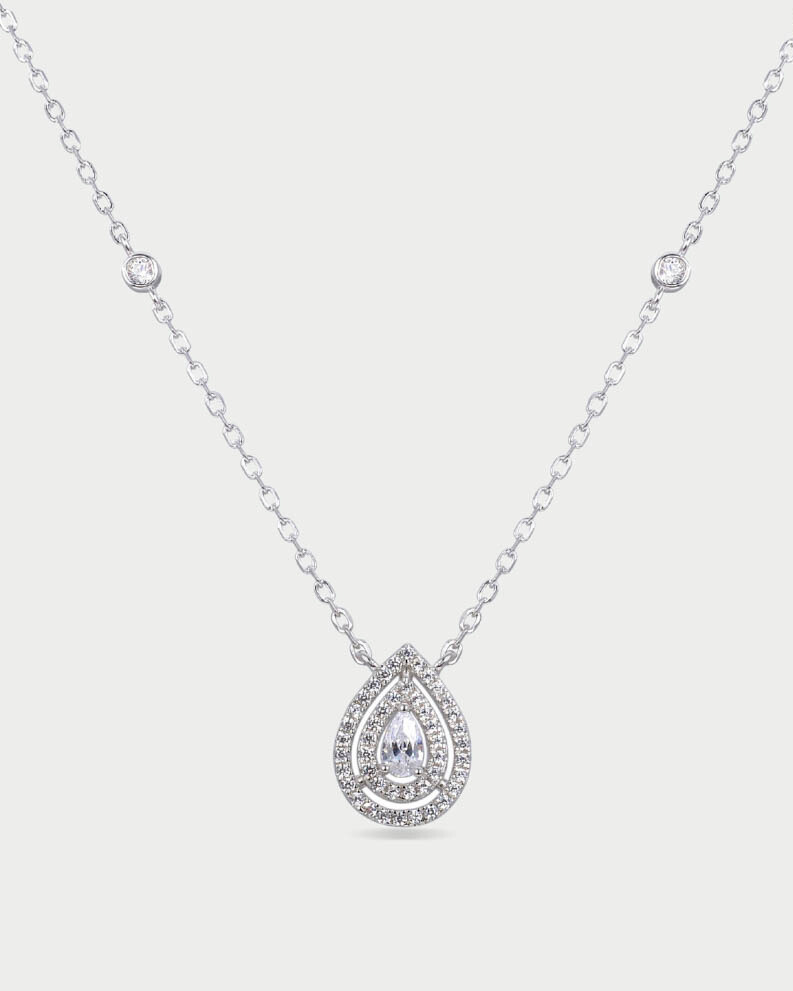 Collier en argent 925 rhodié, orné d’un pendentif double poire pavé de zircons blancs avec pierre centrale taille poire