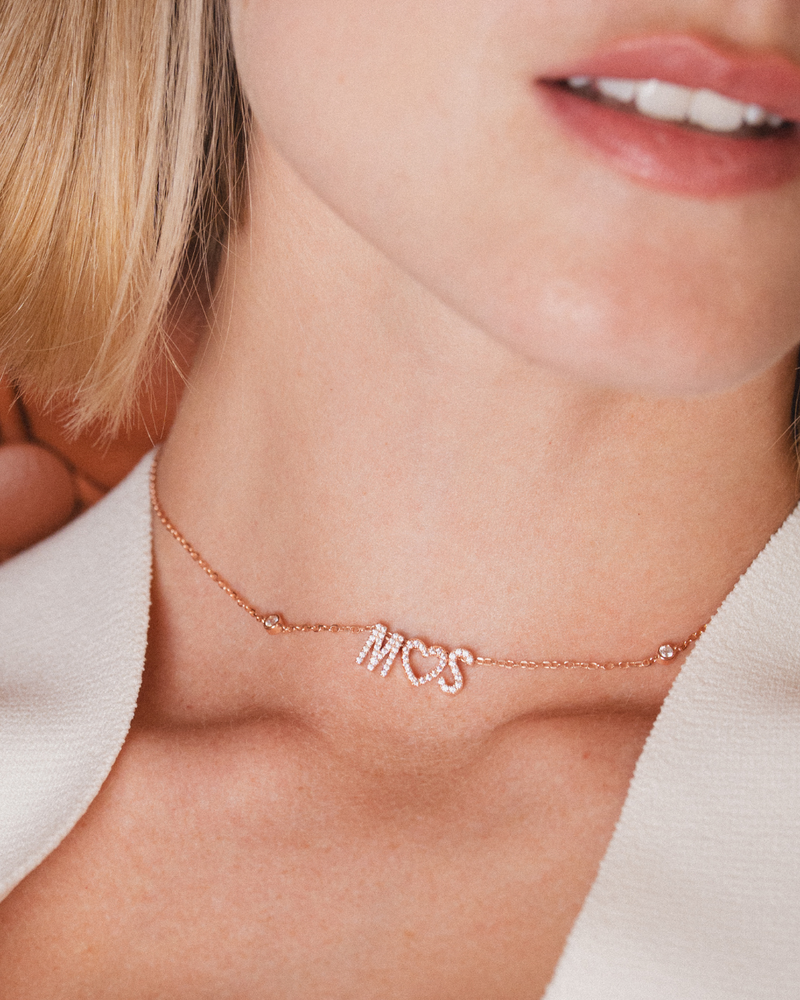 Collier personnalisable en argent 925 doré à l'or 18 carats rose avec chaîne fine et lettres à composer, bijou femme sur mesure.