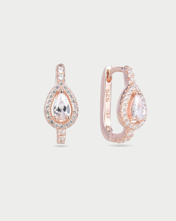 Créoles en argent 925 doré avec zircon blanc taille poire et pavage, diamètre env. 12 mm.