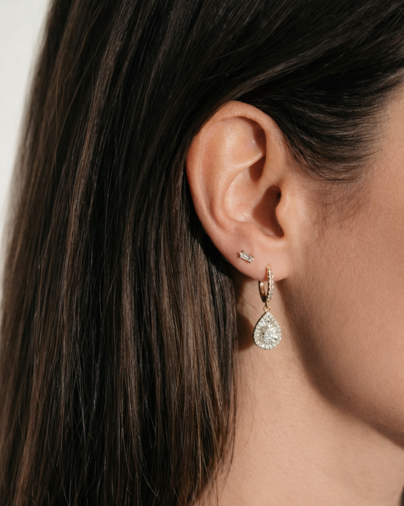 Boucles d’oreilles créoles goutte en argent 925 doré rose, pendentif forme poire pavé de zirconium blanc.