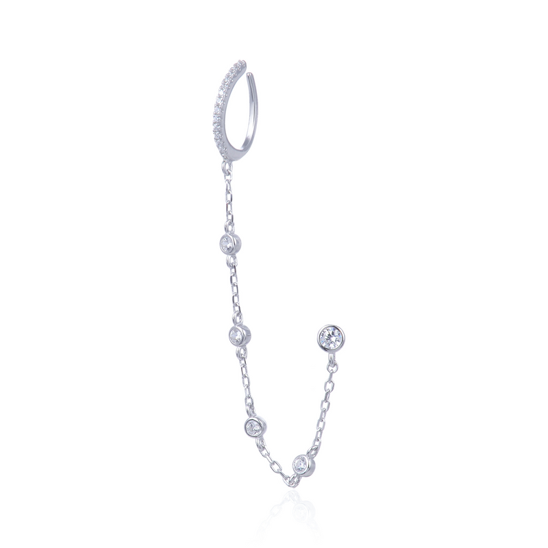 Monoboucle en argent 925 rhodié earcuff serti de zirconiums relié par une chaîne fine à une puce sertie clos
