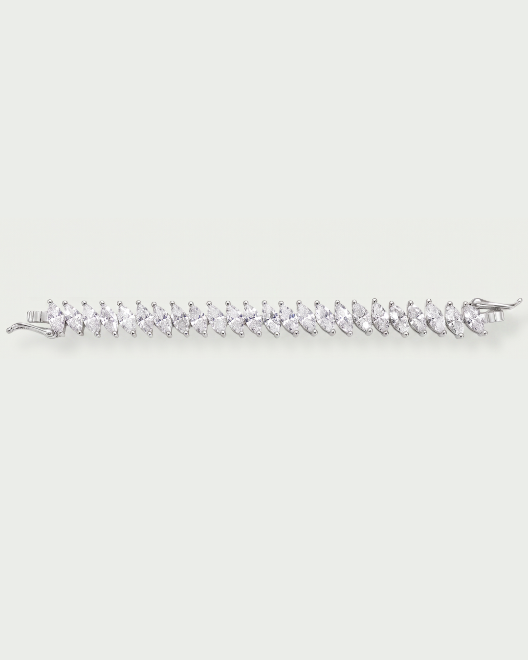 Bracelet semi-rigide en argent 925 rhodié orné d’une rivière de zircons blancs