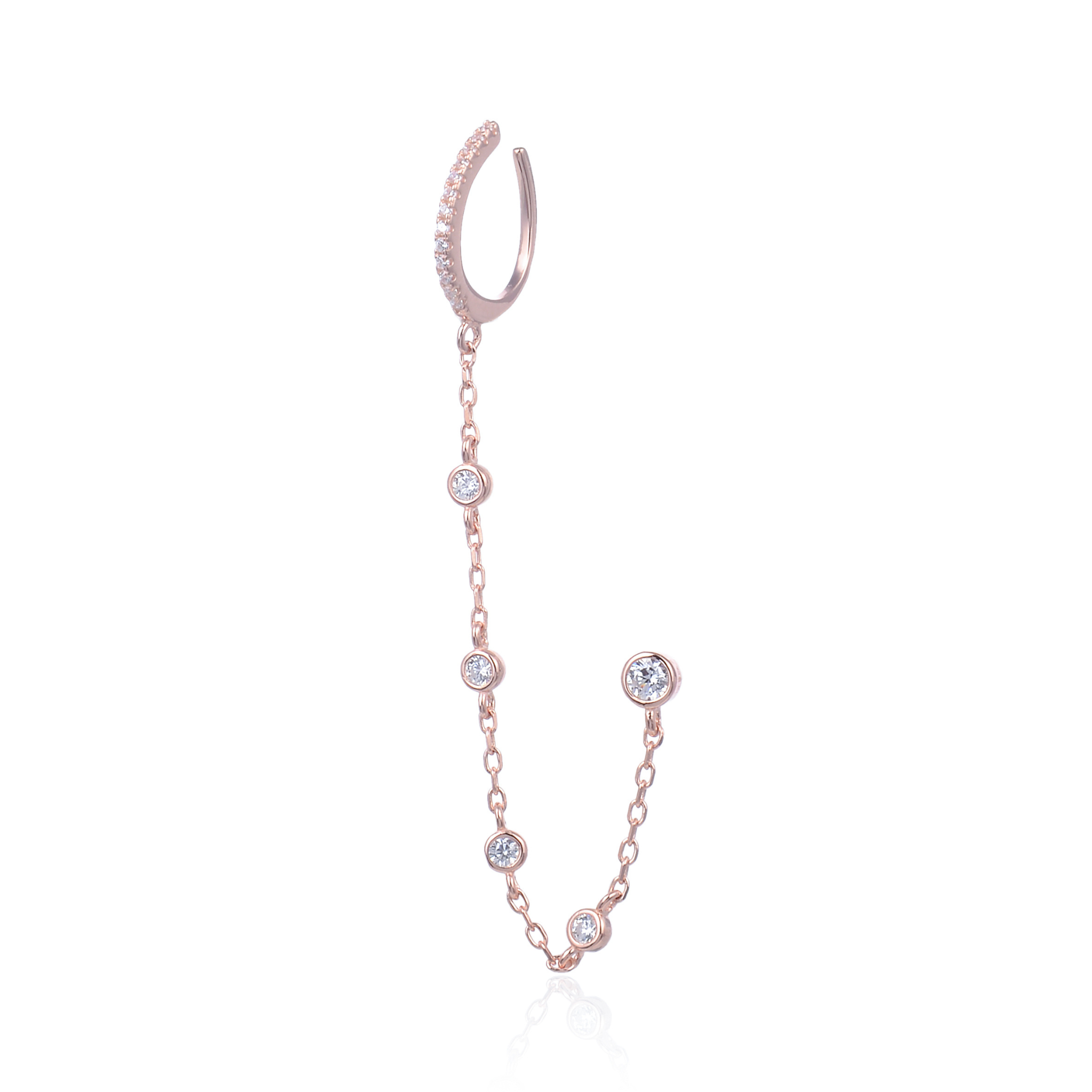 Monoboucle en argent 925 doré à l’or rose 18 carats, earcuff serti de zirconiums relié par une chaîne fine à une puce sertie clos