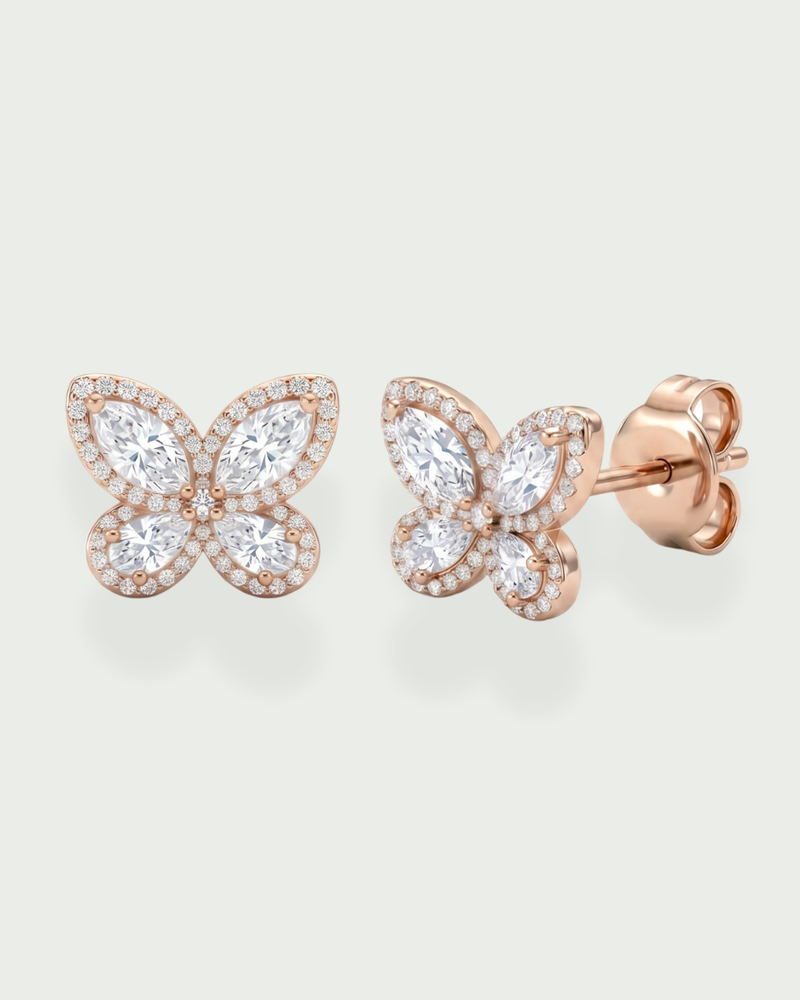 Boucles d'oreilles puces Papillon en argent 925 doré à l'or rose 18 carats - fond blanc