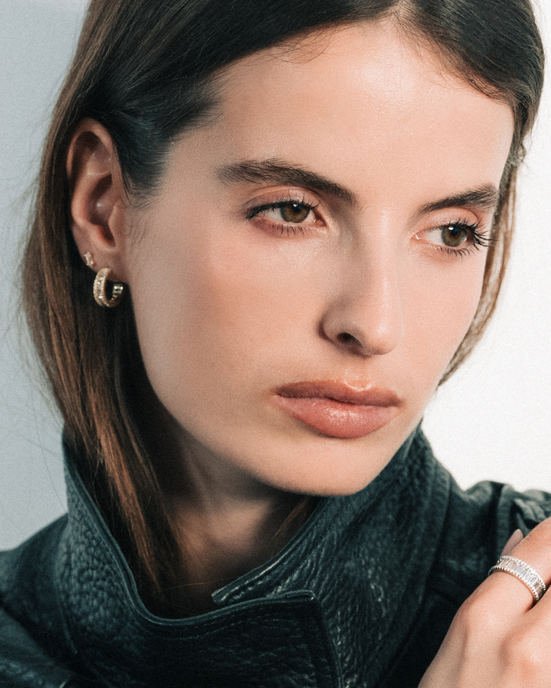 Puces en argent 925 doré à l’or 18 carats avec zircon blanc taille baguette et pierres rondes.