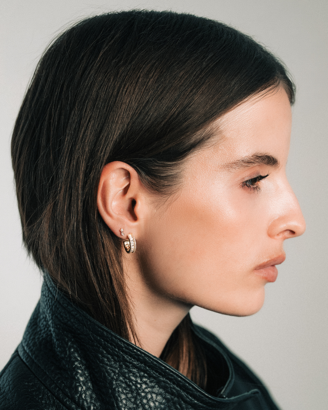 Puces en argent 925 doré à l’or 18 carats avec zircon blanc taille baguette et pierres rondes.