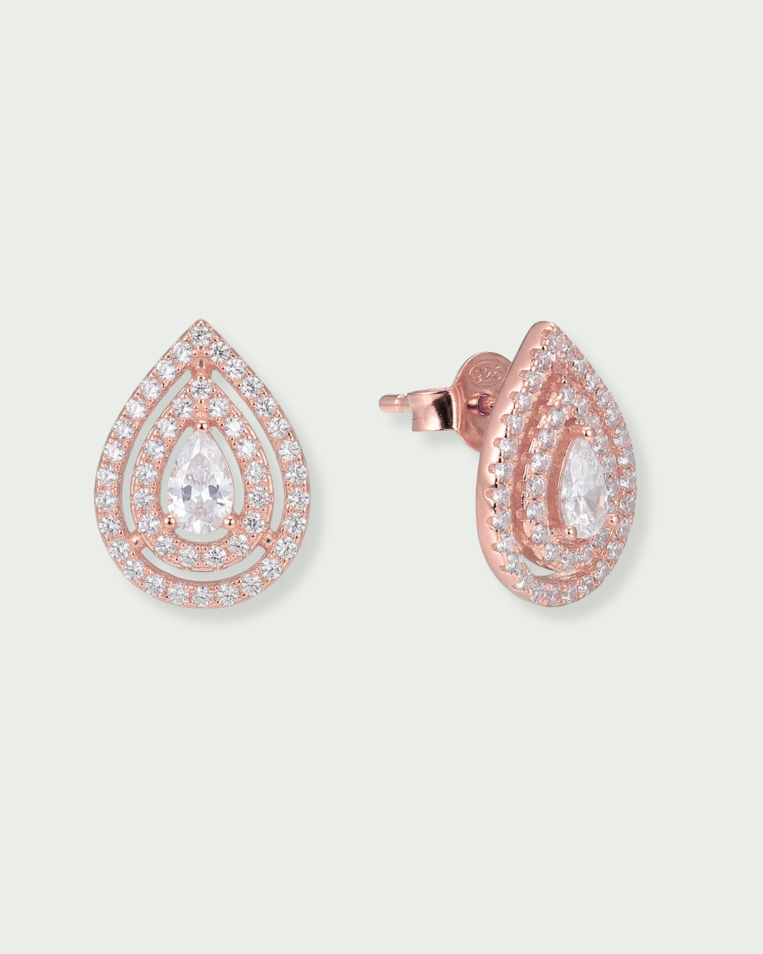 Boucles d’oreilles puces forme poire – Argent 925 doré à l’or rose & zirconium - porté