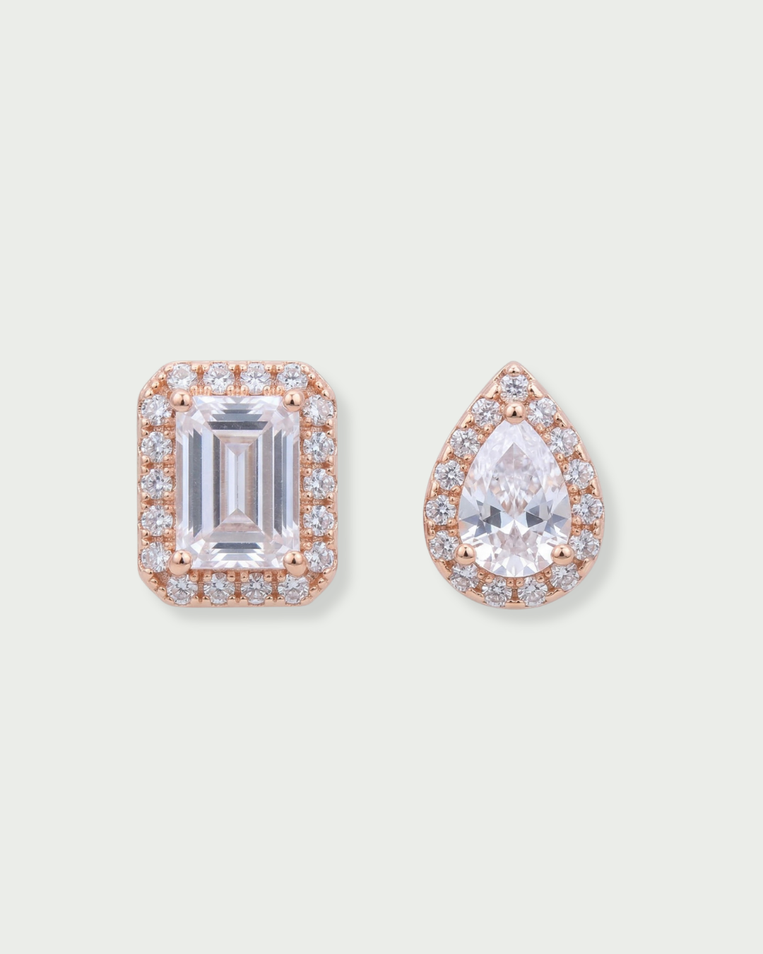 Puces d’oreilles duo formes émeraude et poire – Argent 925 rhodié & zirconiums - côté émeraude