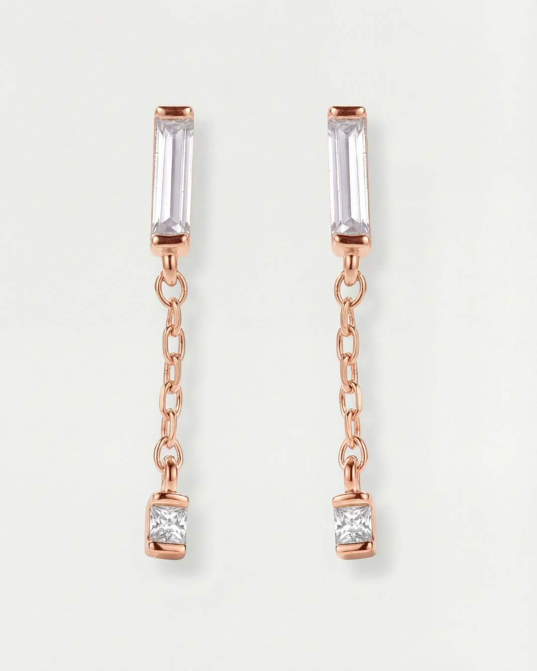 Boucles en argent 925 doré à l'or rose 18 carats avec zircon baguette, chaîne fine et pierre carrée pendante.