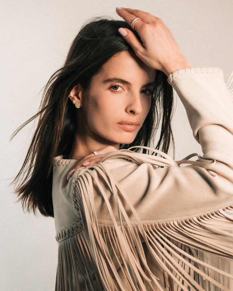 Puces rondes argent 925 doré à l’or 18 carats avec zirconium baguettes et pavage central.