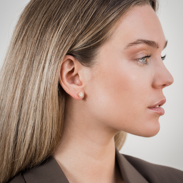 Round crimped stud earrings - GOLDEN