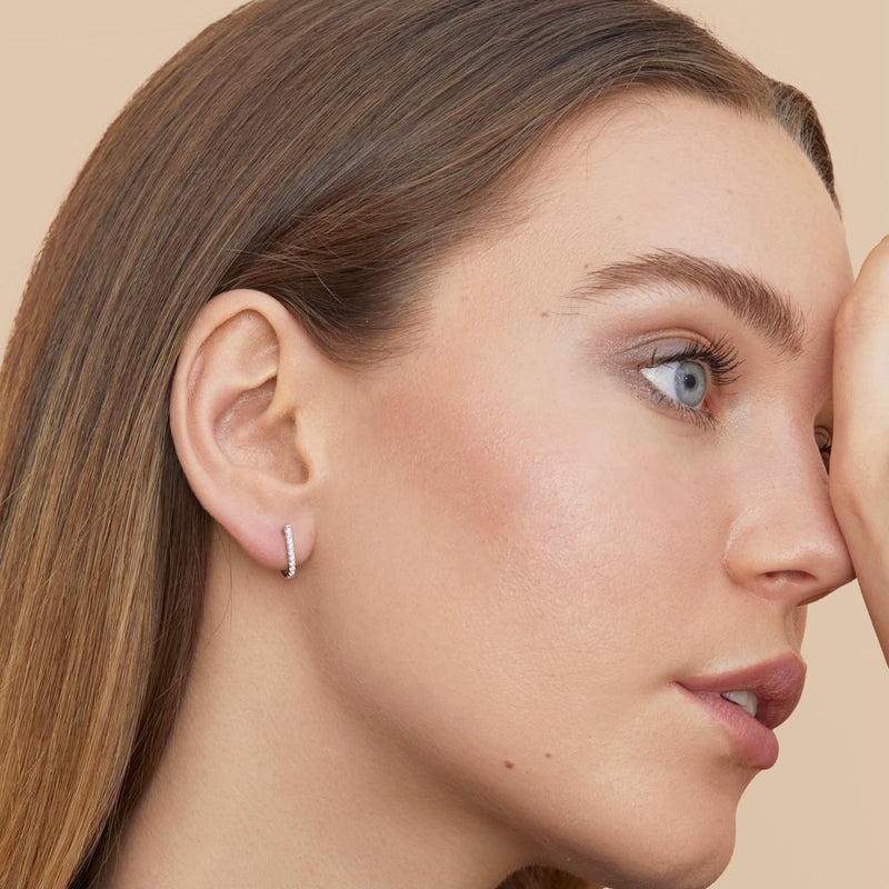 Mini créoles pendantes Intemporel - BLANC